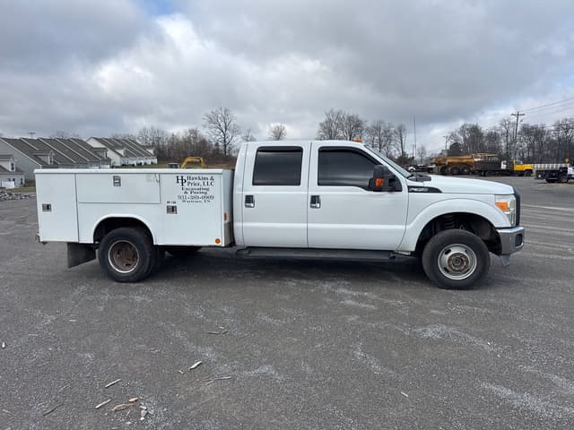 Image of Ford F-350 equipment image 4