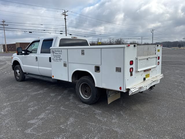 Image of Ford F-350 equipment image 1
