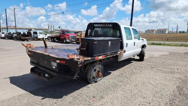 Image of Ford F-350 equipment image 4