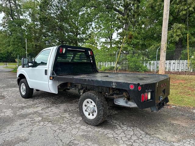 Image of Ford F-350 equipment image 1