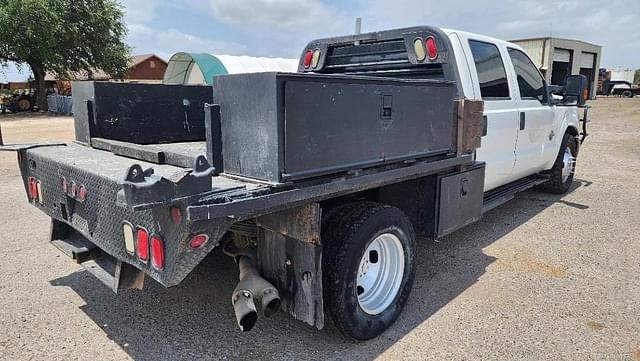 Image of Ford F-350 equipment image 3