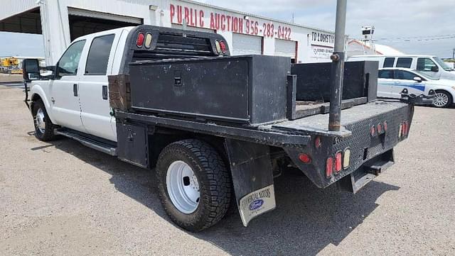 Image of Ford F-350 equipment image 4