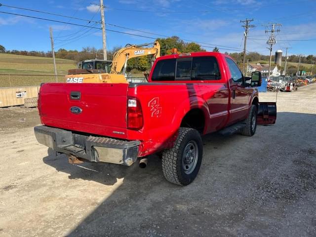 Image of Ford F-350 equipment image 4