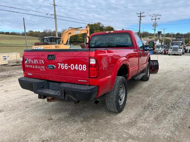 Image of Ford F-350 equipment image 4
