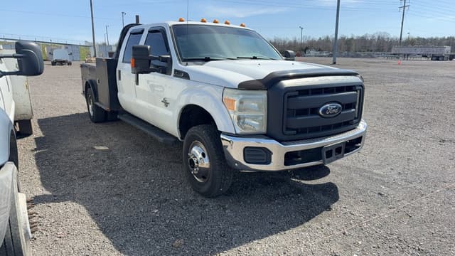 Image of Ford F-350 equipment image 2