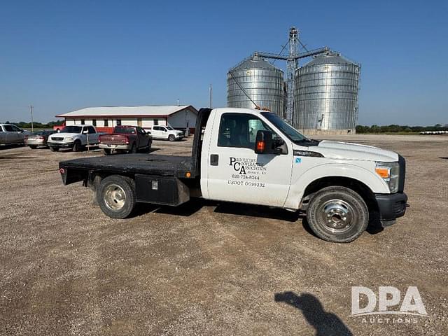 Image of Ford F-350 equipment image 1