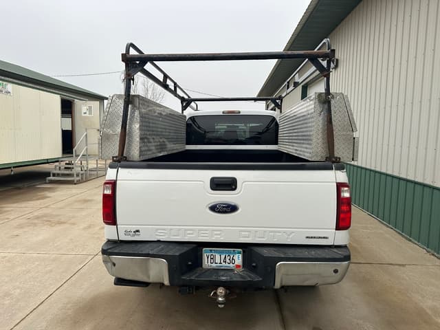 Image of Ford F-350 equipment image 4