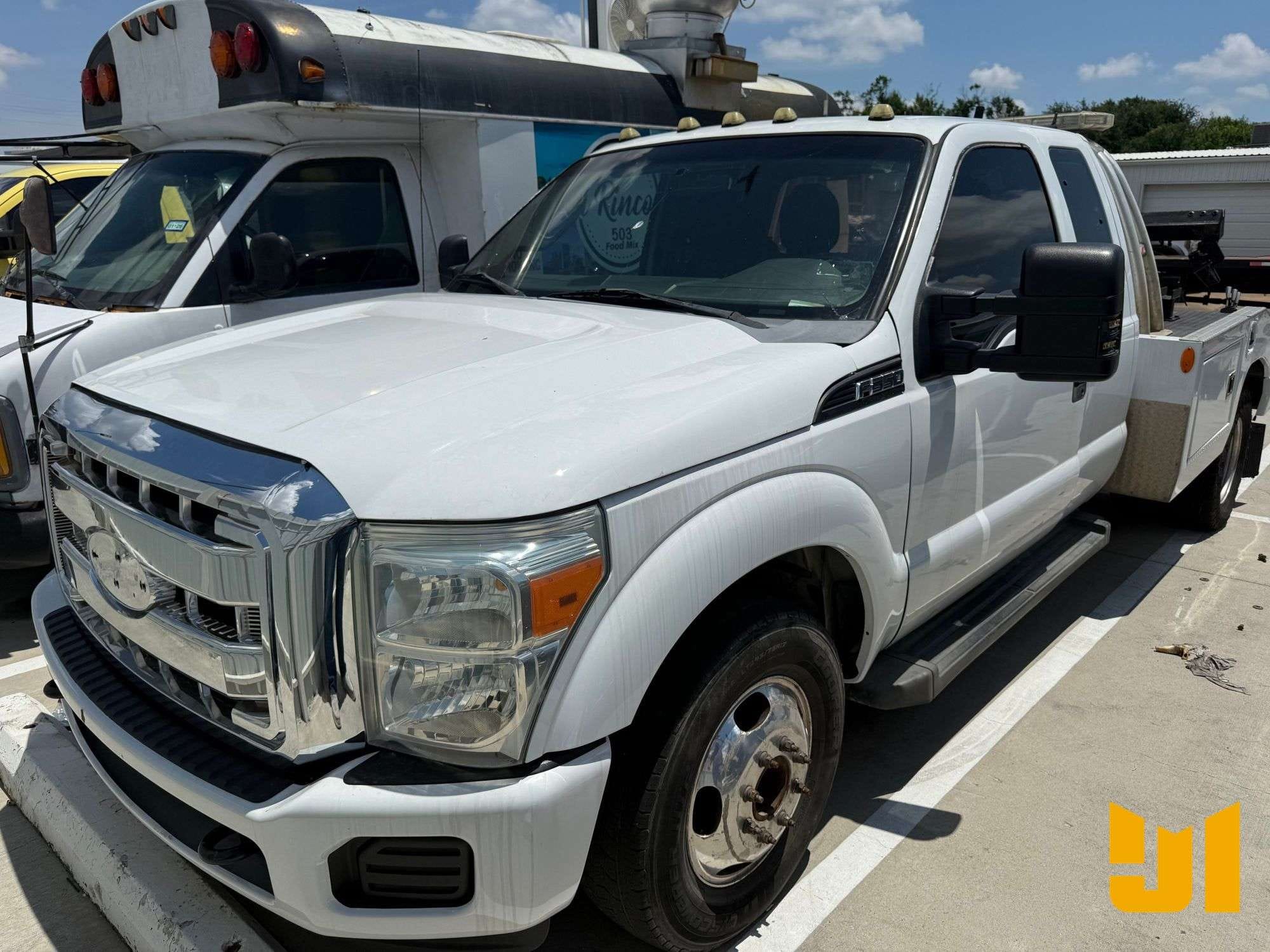 2012 Ford F-350 Equipment Image0