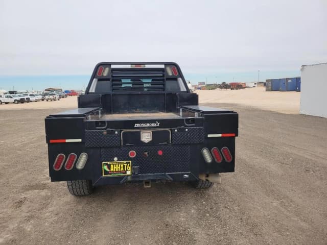 Image of Ford F-350 equipment image 3