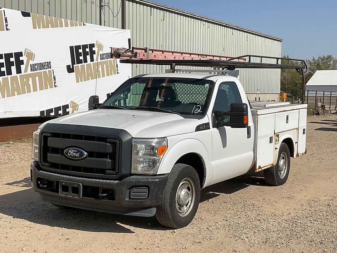 Image of Ford F-350 Primary image