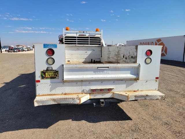 Image of Ford F-350 equipment image 3