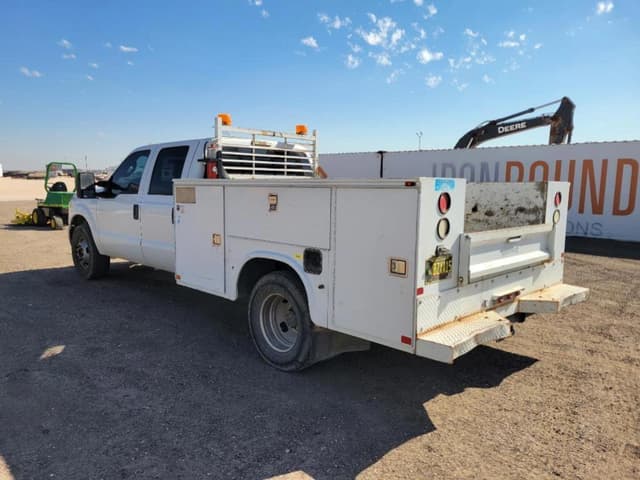 Image of Ford F-350 equipment image 2