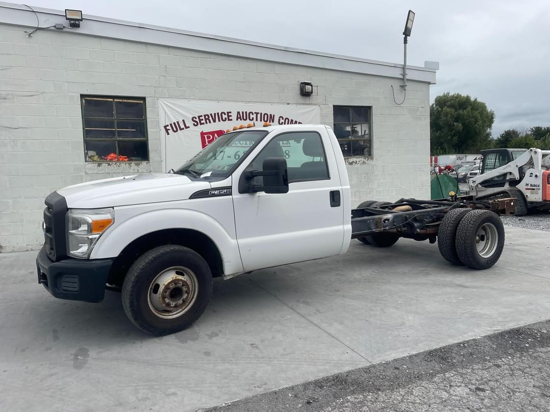 Image of Ford F-350 Primary image