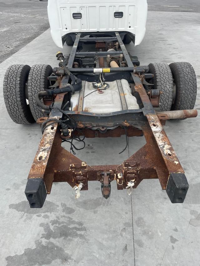 Image of Ford F-350 equipment image 4