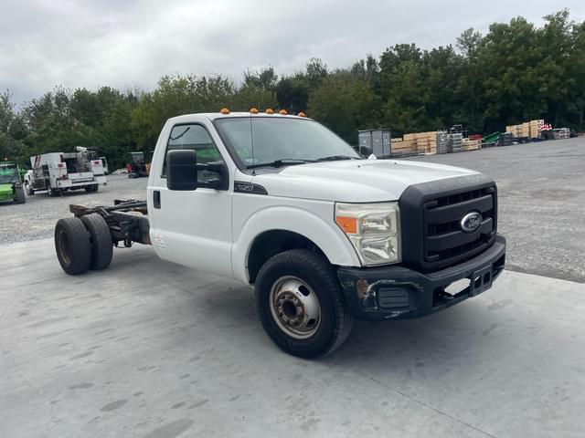 Image of Ford F-350 equipment image 1
