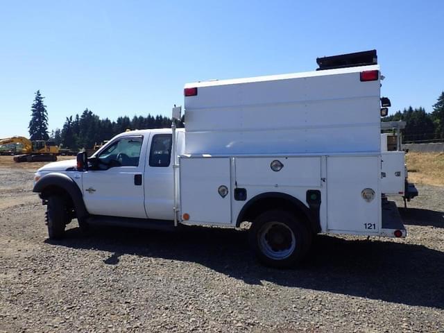 Image of Ford F-450 equipment image 4