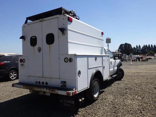 Image of Ford F-450 equipment image 2
