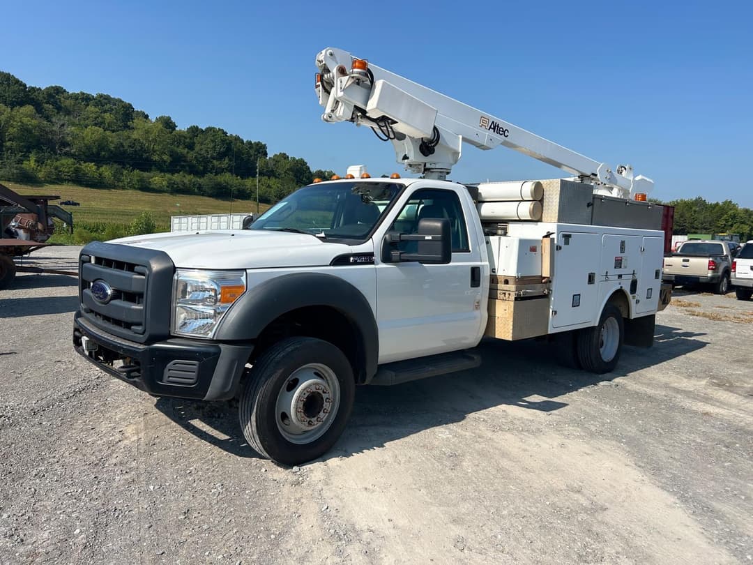 Image of Ford F-450 Primary image