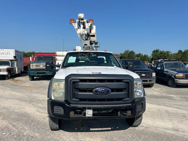 Image of Ford F-450 equipment image 3