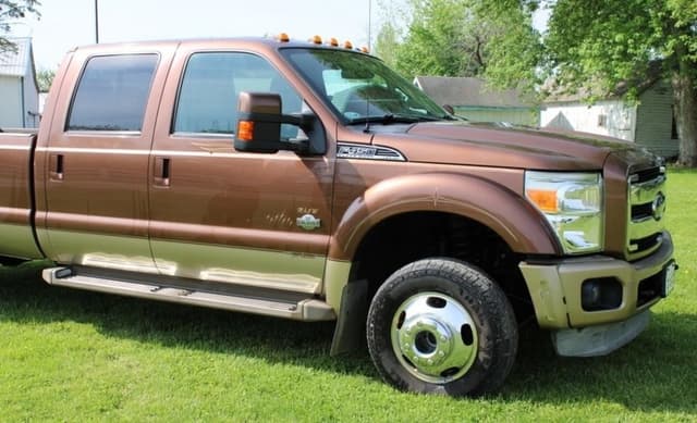 Image of Ford F-450 equipment image 4