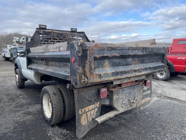 Image of Ford F-450 equipment image 2