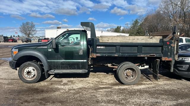 Image of Ford F-450 equipment image 4