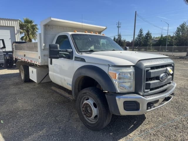 Image of Ford F-450 equipment image 4