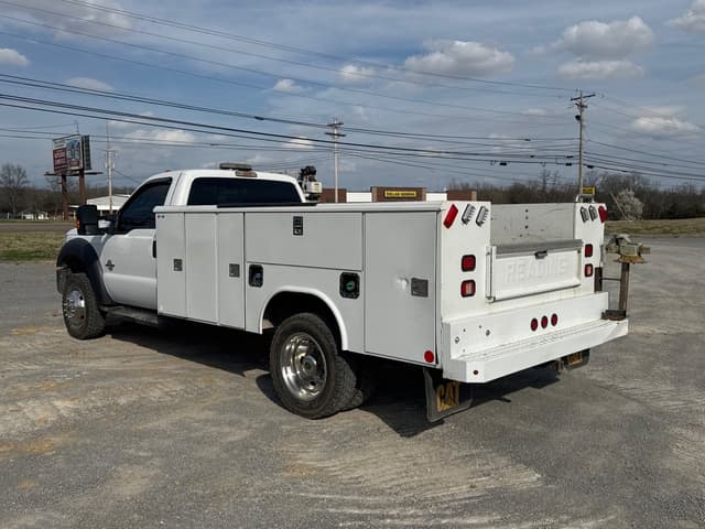 Image of Ford F-450 equipment image 1