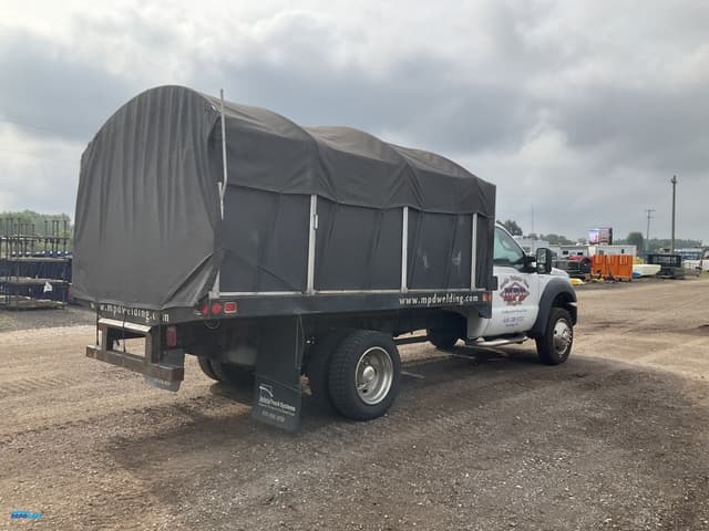 Image of Ford F-450 equipment image 4