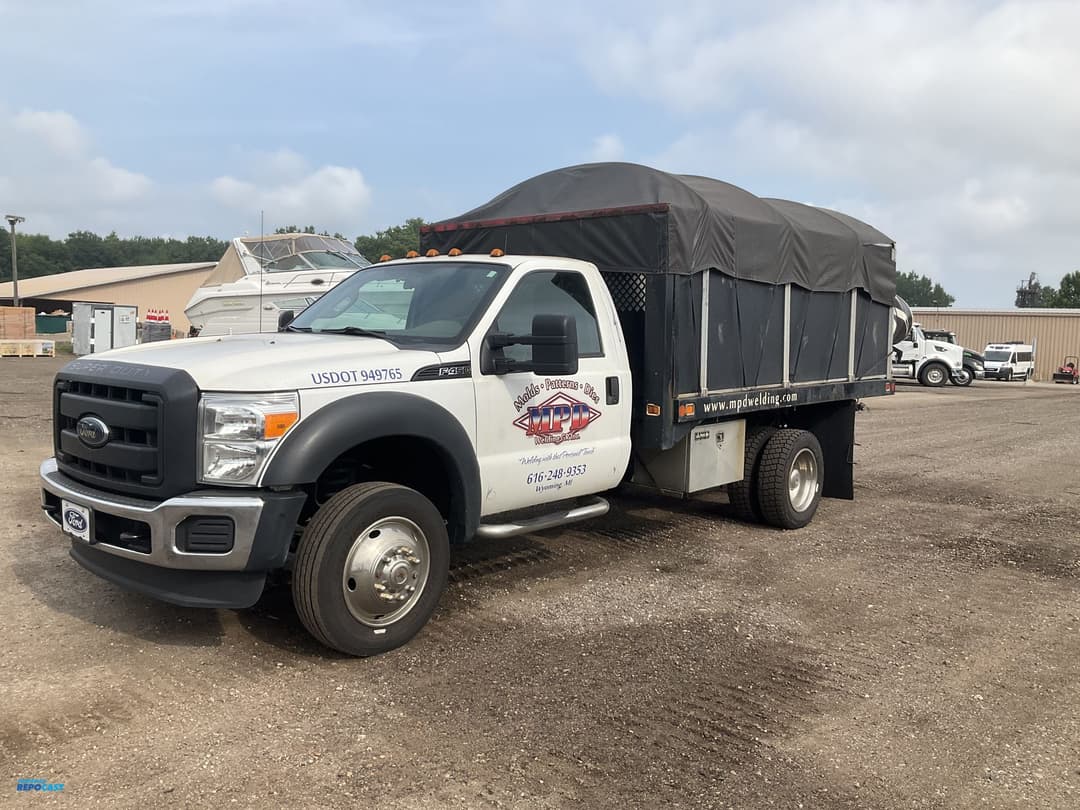 Image of Ford F-450 Primary image