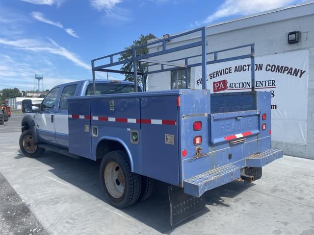 Image of Ford F-450 equipment image 4