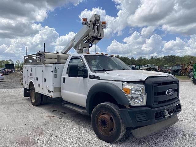 Image of Ford F-450 equipment image 4