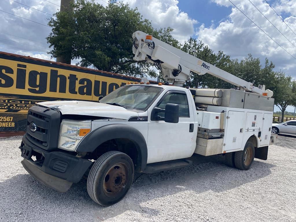 Image of Ford F-450 Primary image