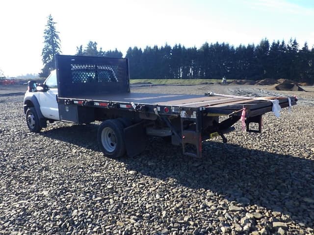 Image of Ford F-550 equipment image 4