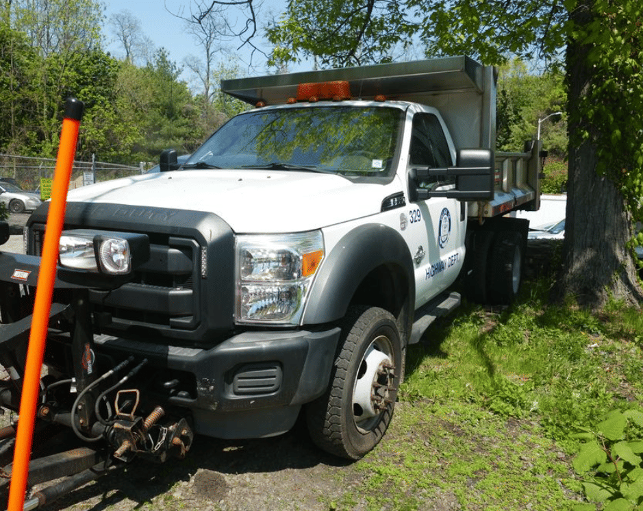 2012 Ford F-550 Equipment Image0