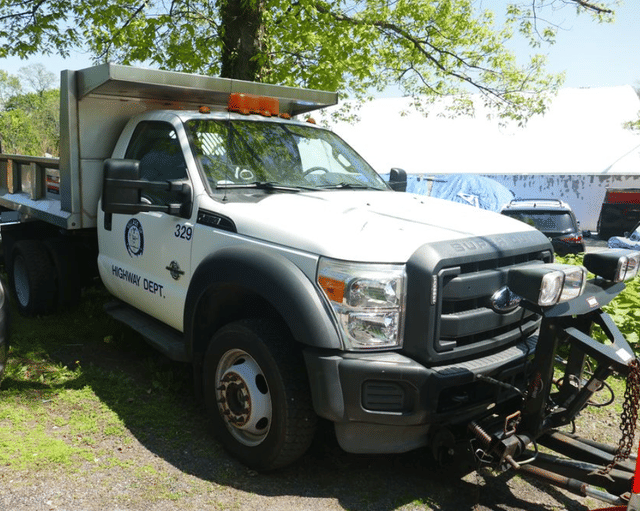 Image of Ford F-550 equipment image 3