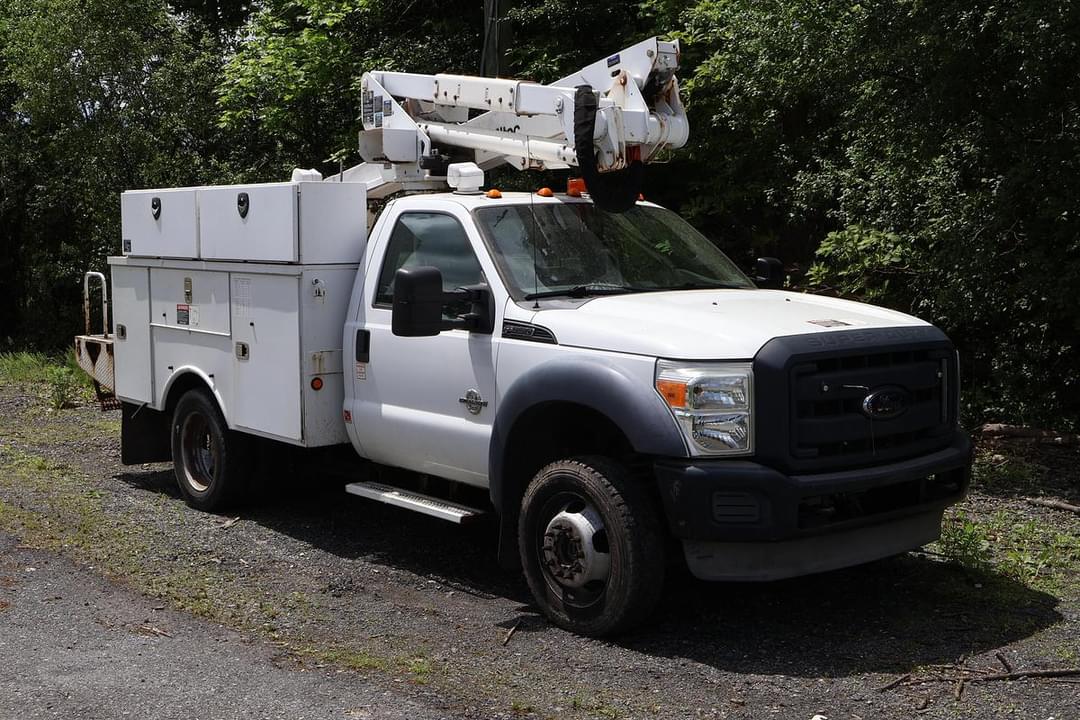Image of Ford F-550 Primary image