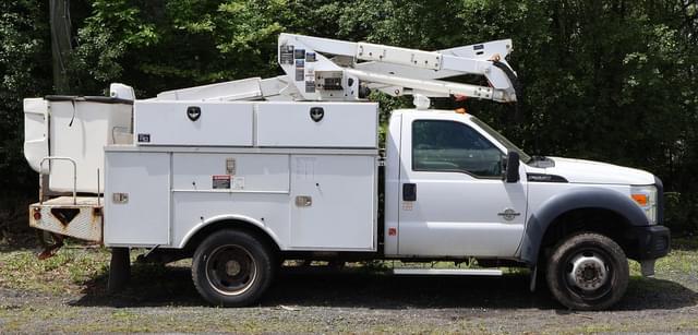 Image of Ford F-550 equipment image 3