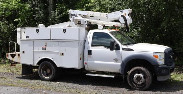 Image of Ford F-550 equipment image 2