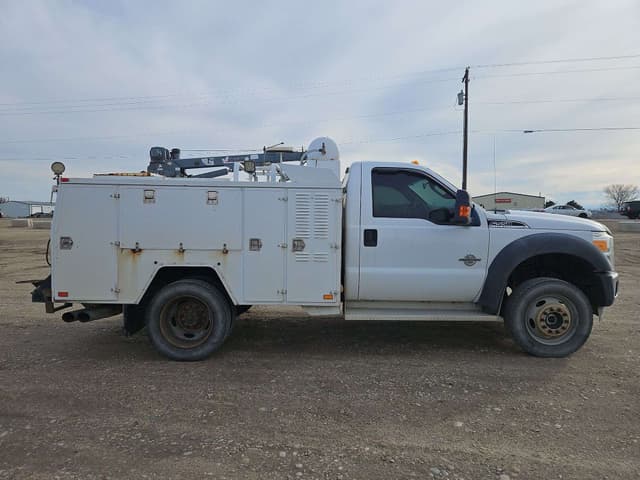 Image of Ford F-550 equipment image 4