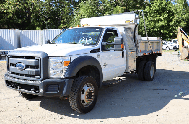 Image of Ford F-550 equipment image 1