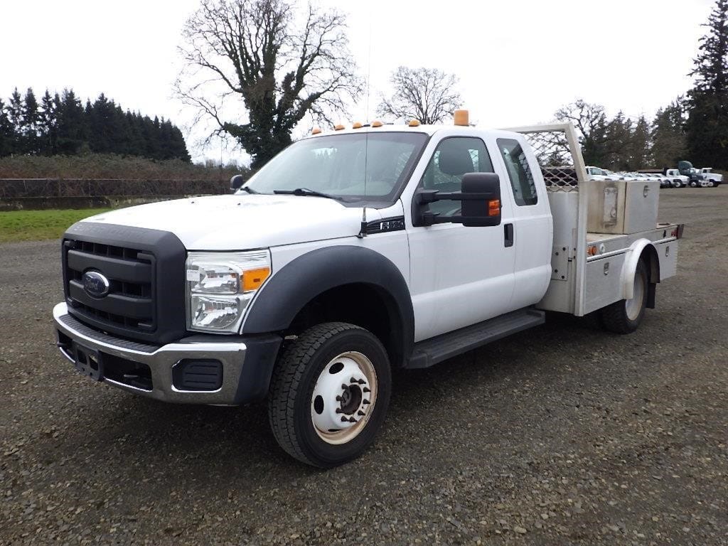 2012 Ford F-550 Equipment Image0