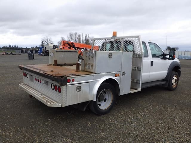 Image of Ford F-550 equipment image 4