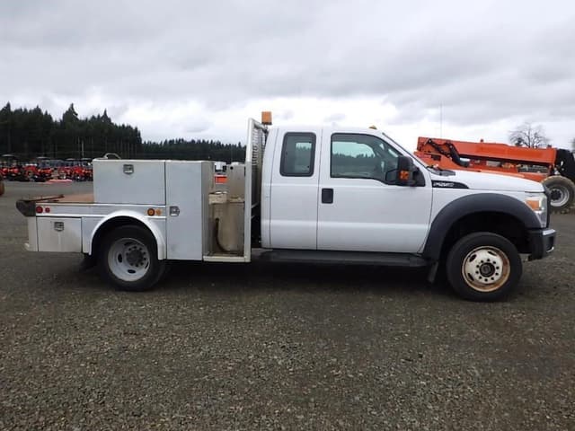 Image of Ford F-550 equipment image 3