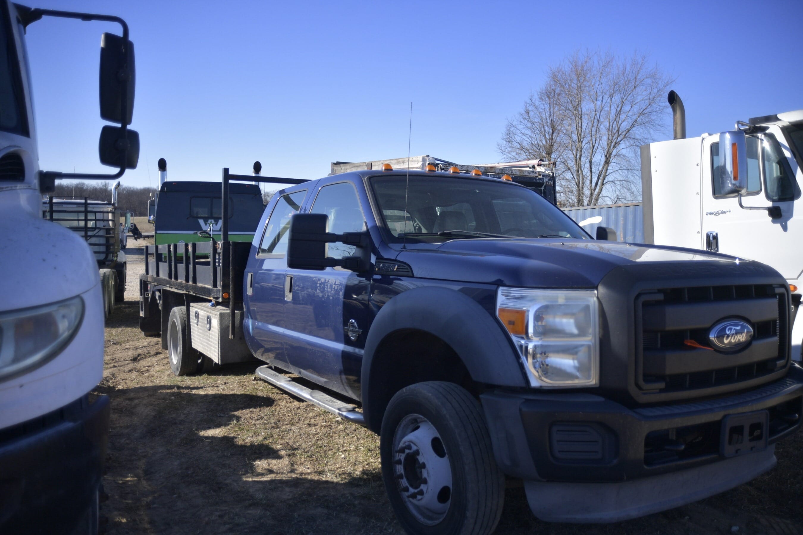 2012 Ford F-550 Equipment Image0