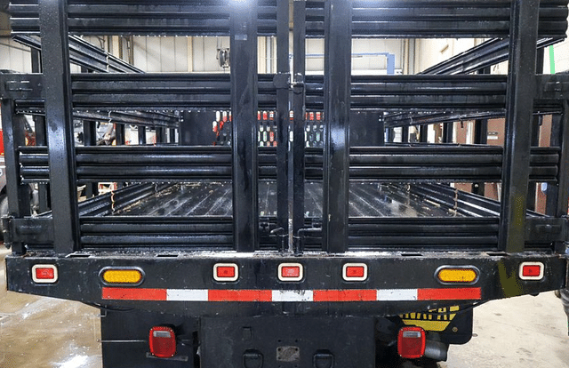 Image of Ford F-550 equipment image 3