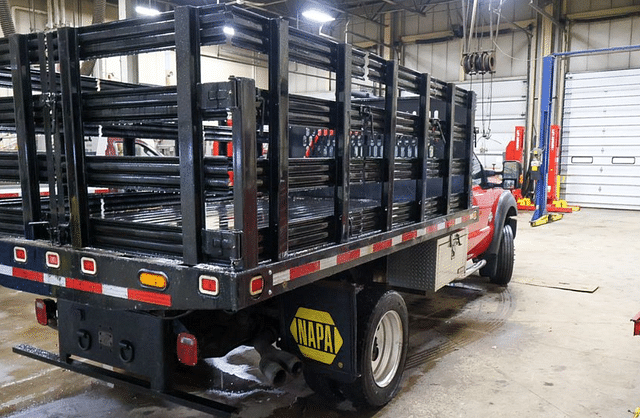 Image of Ford F-550 equipment image 4