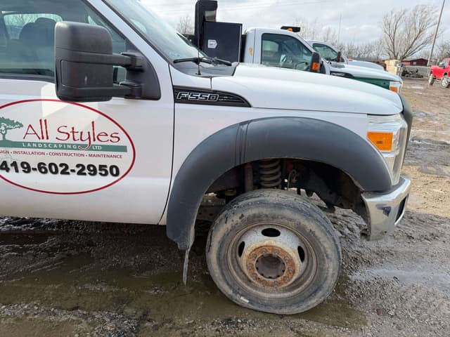 Image of Ford F-550 equipment image 4