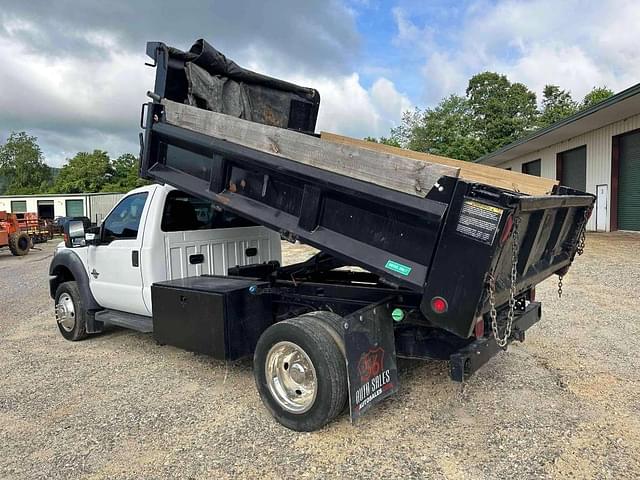 Image of Ford F-550 equipment image 3