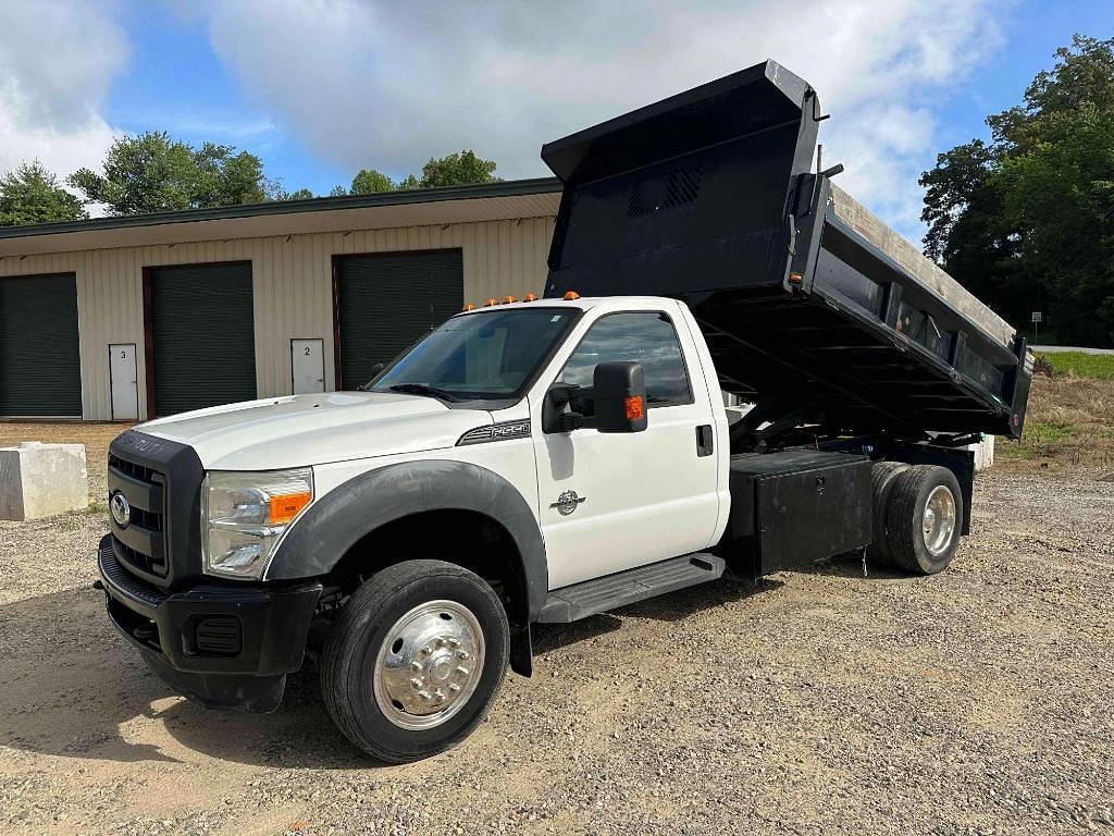 Image of Ford F-550 Primary image